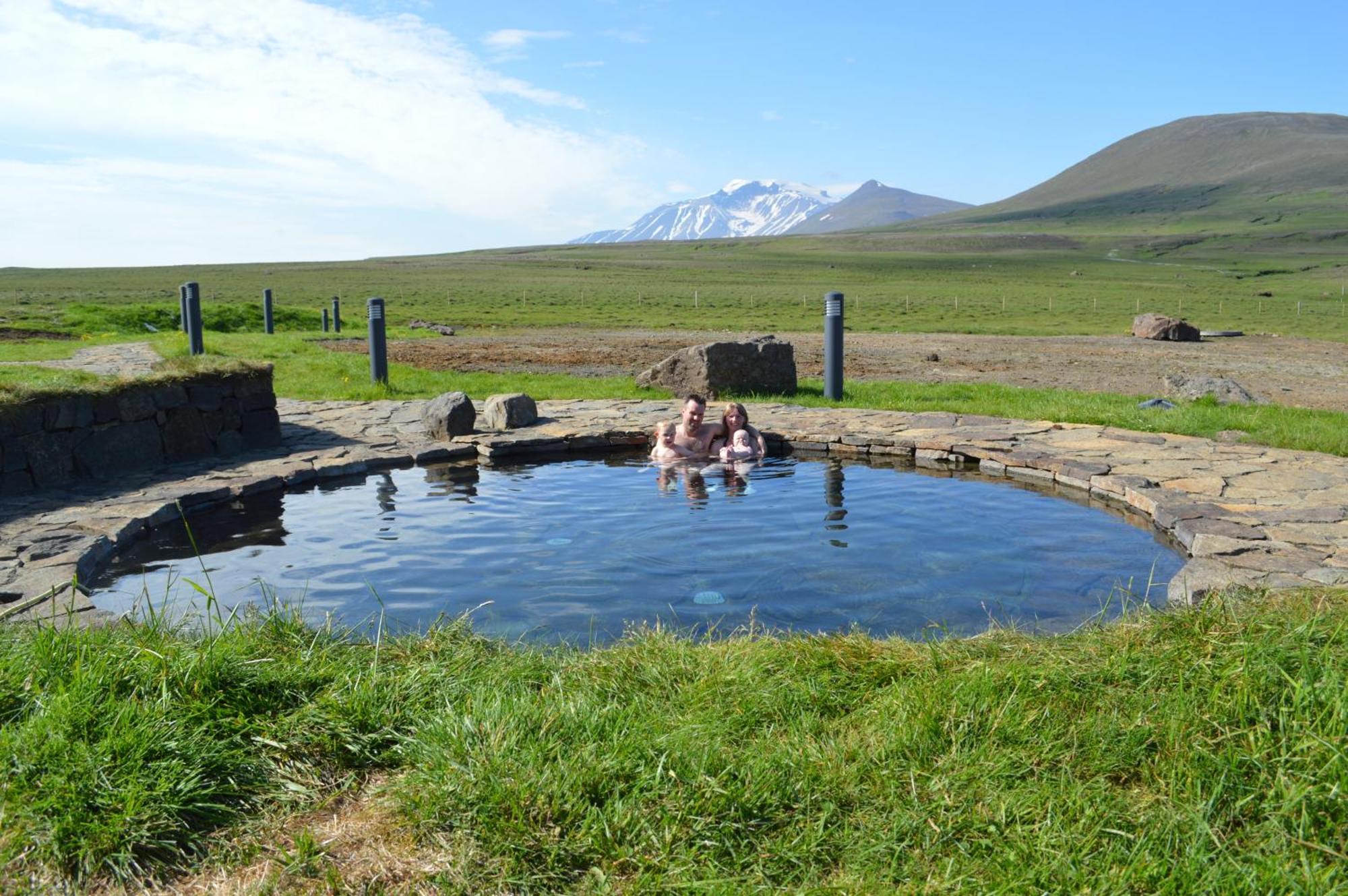 Laugarfell Accommodation & Hot Springs מראה חיצוני תמונה
