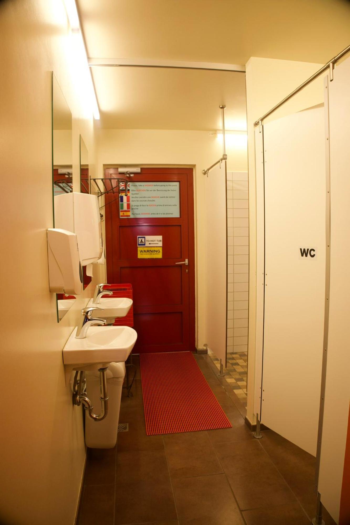 Laugarfell Accommodation & Hot Springs מראה חיצוני תמונה